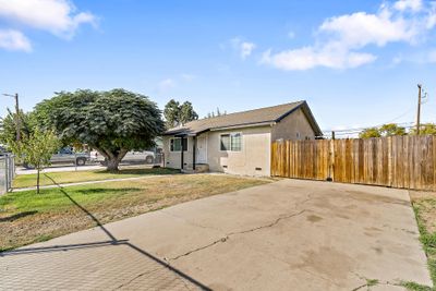 2314 Lorina Avenue, House other with 4 bedrooms, 2 bathrooms and null parking in Corcoran CA | Image 2