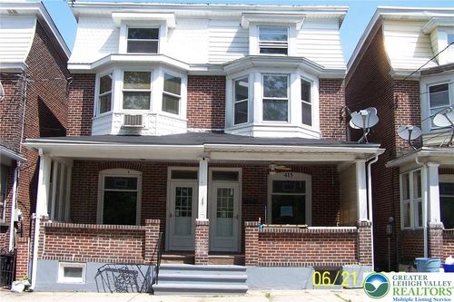 415 Willing St, Tamaqua, PA, 18252-1624 | Card Image