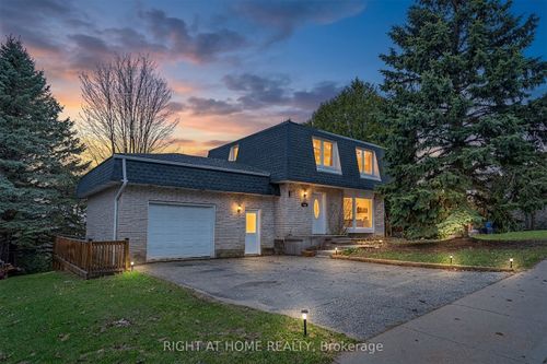 384 Countess St N, Durham, ON, N0G1R0 | Card Image
