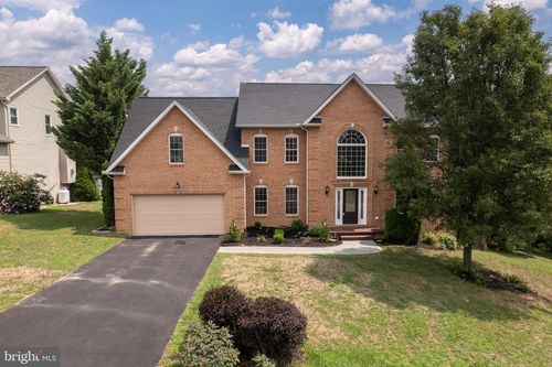 7980 Golf Vista Dr, GREENCASTLE, PA, 17225-9286 | Card Image