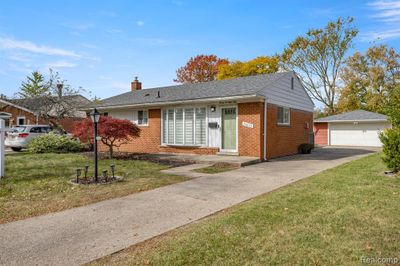 26850 Constance Street, Home with 3 bedrooms, 1 bathrooms and null parking in Dearborn Heights MI | Image 3