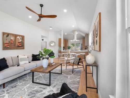 2401 Lendall Ln, Austin, TX, 78744-5668 | Card Image