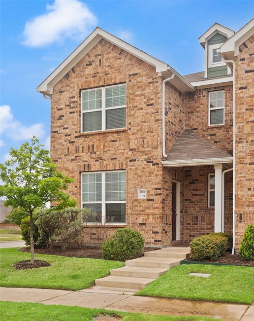 3901 Hometown Blvd, Heartland, TX, 75126-8004 | Card Image