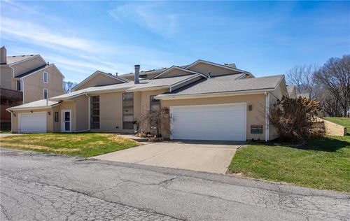 5122 Lamar Ave, Mission, KS, 66202-1636 | Card Image