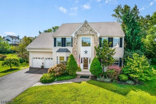 8 Spring Mdw, Oxford, NJ, 07863-3247 | Card Image