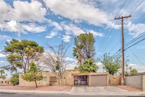 39 Moonlight Dr, Las Vegas, NV, 89110-4512 | Card Image