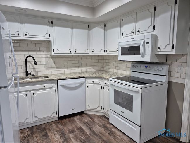 APT-202 - 435 Park Ave, Condo with 2 bedrooms, 1 bathrooms and 1 parking in Fostoria OH | Image 10
