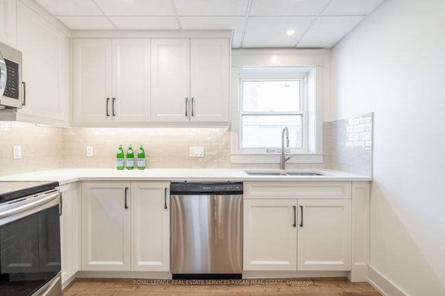 267 Dundurn St S, Home with 2 bedrooms, 2 bathrooms and 1 parking in Hamilton ON | Image 14