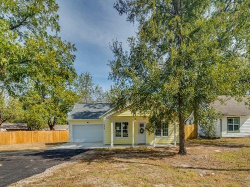 530 Maple St, Commerce, TX, 75428-3213 | Card Image