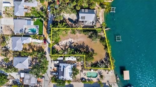 4851 Dolphin Ln, FORT MYERS BEACH, FL, 33931-3916 | Card Image