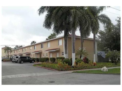 12-8025 Nw 8th St, Miami, FL, 33126-2874 | Card Image