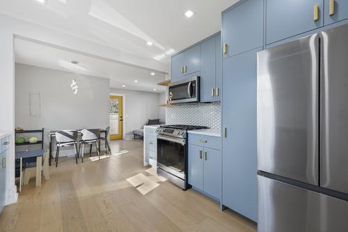 156 Henry St, Greenwich, CT, 06830-6047 | Card Image