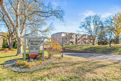 309 - 3155 Old Highway 8, Condo with 2 bedrooms, 1 bathrooms and null parking in Roseville MN | Image 1