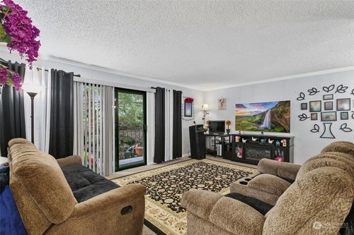 304-10455 Des Moines Memorial Drive S, Seattle, WA, 98168 | Card Image