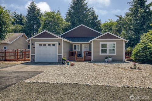 789 Island Cir Se, Ocean Shores, WA, 98569-9464 | Card Image