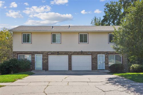 1409 Eastview Dr, Coralville, IA, 52241-1011 | Card Image