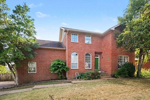 6721 Autumnwood Dr, Nashville, TN, 37221-3944 | Card Image