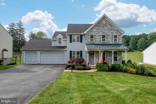 11 Parkview Dr, SEVEN VALLEYS, PA, 17360-9612 | Card Image