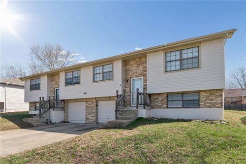 113-115 Brookridge Dr, Harrisonville, MO, 64701-3911 | Card Image