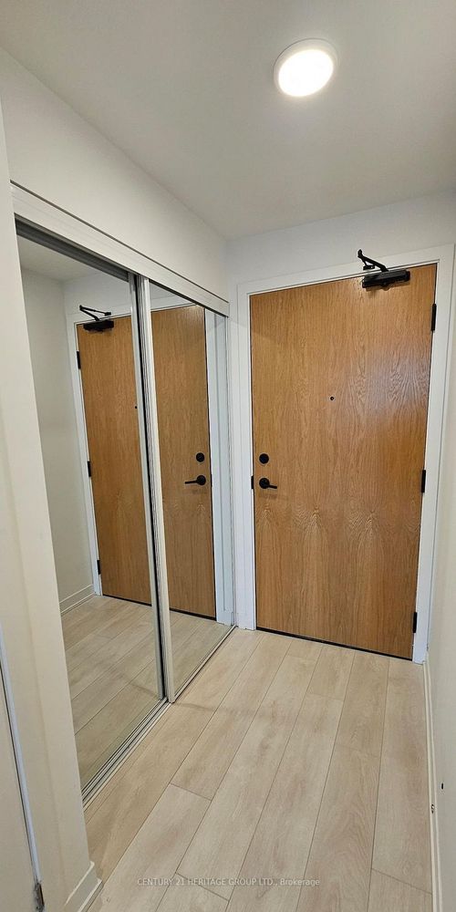 432-7950 Bathurst St, Thornhill, ON, L4J0L4 | Card Image