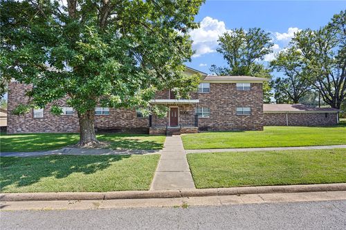 920 Fargo Ave, Russellville, AR, 72801-3444 | Card Image