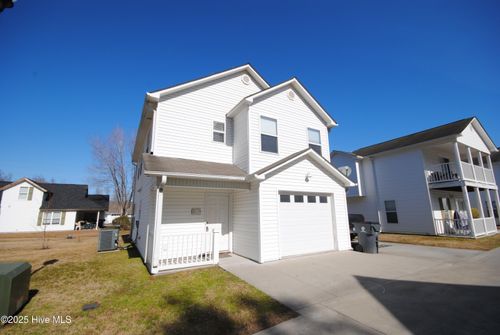 3225 Belmont Cir, Wilmington, NC, 28405-6465 | Card Image