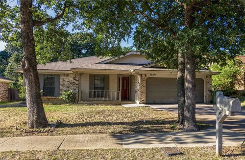 2019 W Nathan Lowe Rd, Arlington, TX, 76017-4443 | Card Image