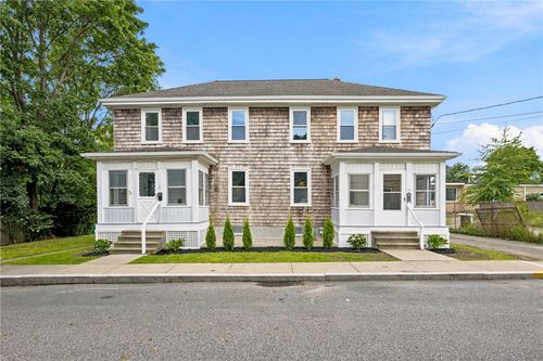 21 Princeton St, Newport, RI, 02840-1805 | Card Image