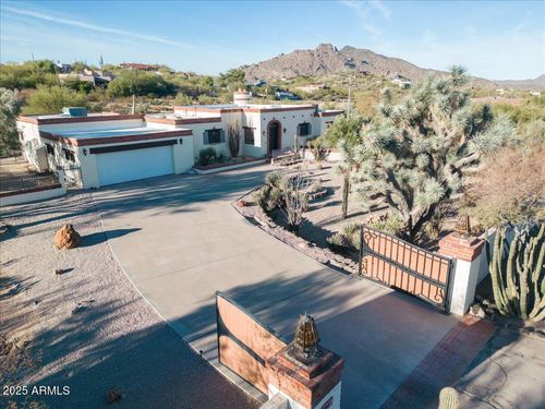 7957 E Cave Creek Road, Carefree, AZ, 85377 | Card Image