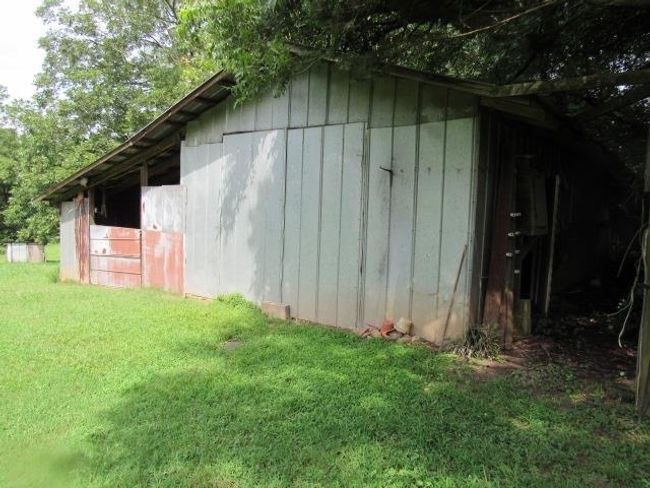 2652 N Fairview Rd, House other with 2 bedrooms, 1 bathrooms and 4 parking in LAVONIA GA | Image 9