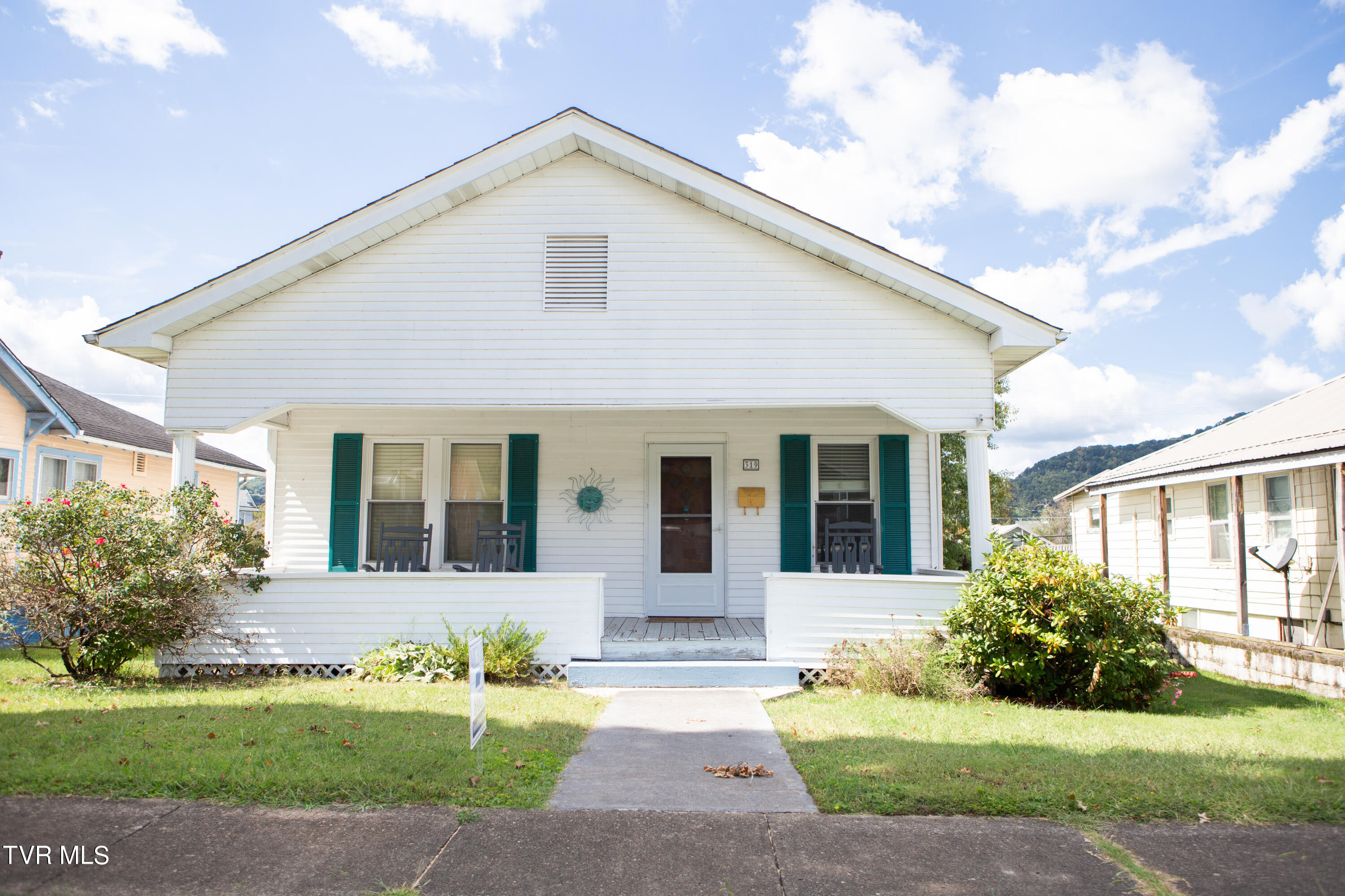Clinchfield Ave, Erwin, TN 37650