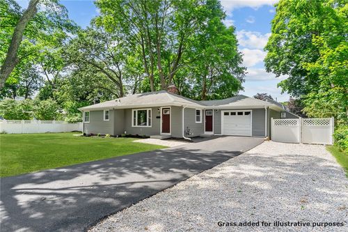89 Naushon Ave, Warwick, RI, 02888-4509 | Card Image