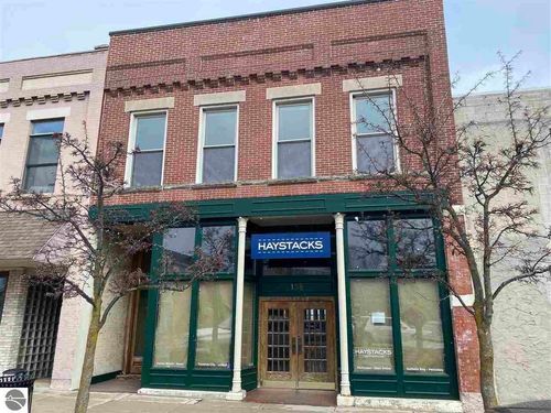 138 River St, Elk Rapids, MI, 49629-5123 | Card Image