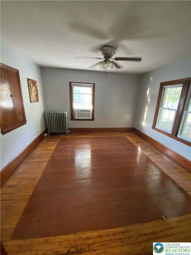 1027 Clamtown Rd, House other with 4 bedrooms, 2 bathrooms and null parking in Tamaqua PA | Image 9