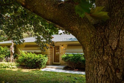 N76W14308 Northpoint Drive, Menomonee Falls, WI, 53051 | Card Image