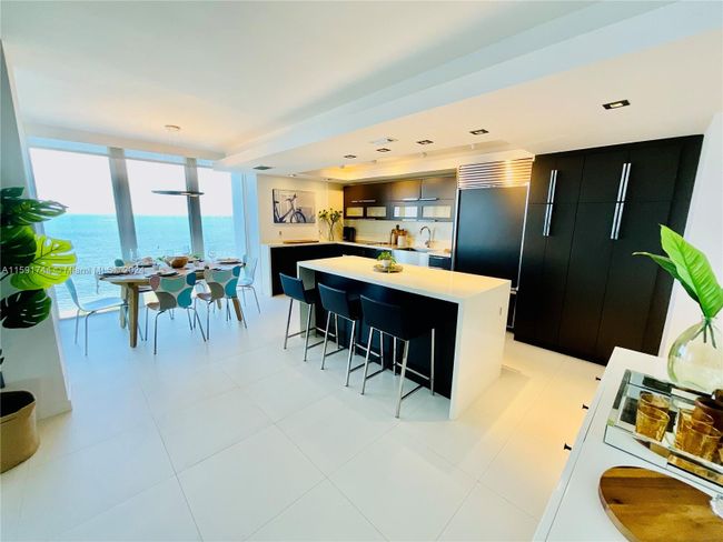 APT-11B - 881 Ocean Dr, Condo with 2 bedrooms, 2 bathrooms and null parking in Key Biscayne FL | Image 17