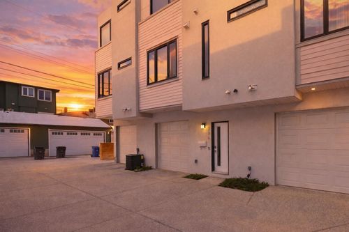 204-1616 24 Ave Nw, Calgary, AB, T2M1Y6 | Card Image