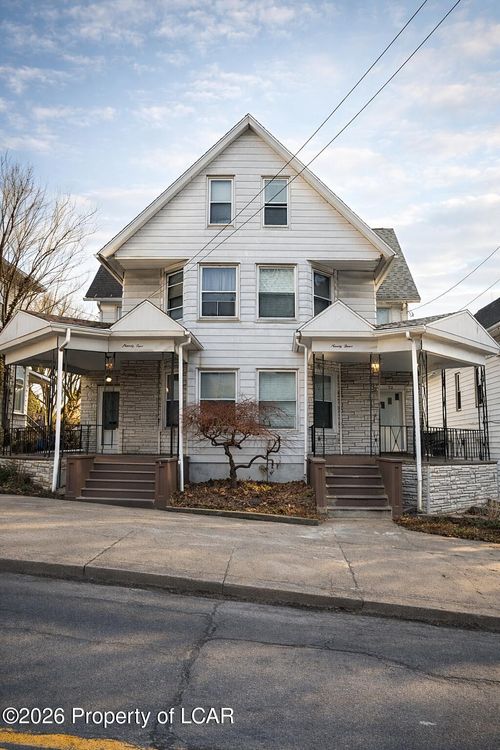93 William St, Pittston, PA, 18640-2555 | Card Image