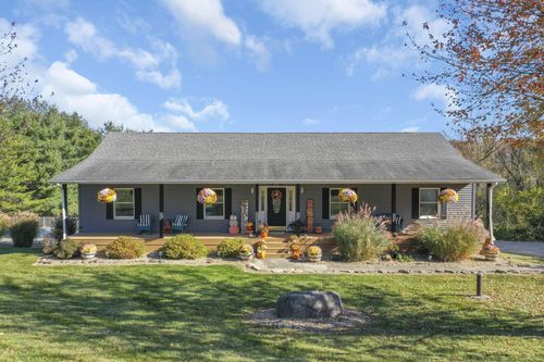 8981 Fairmont Rd, Thornville, OH, 43076-8811 | Card Image