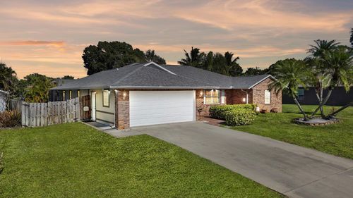 1736 21st St Sw, Vero Beach, FL, 32962-6847 | Card Image