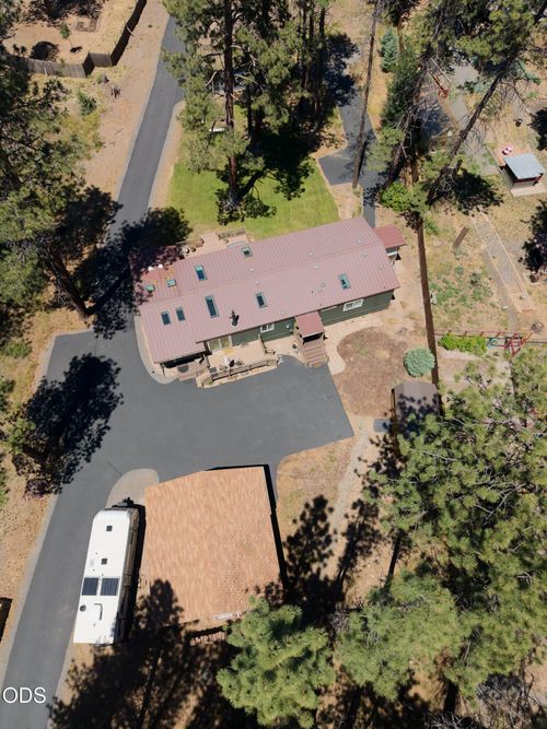 19176 Indian Summer Rd, Bend, OR, 97702-7927 | Card Image