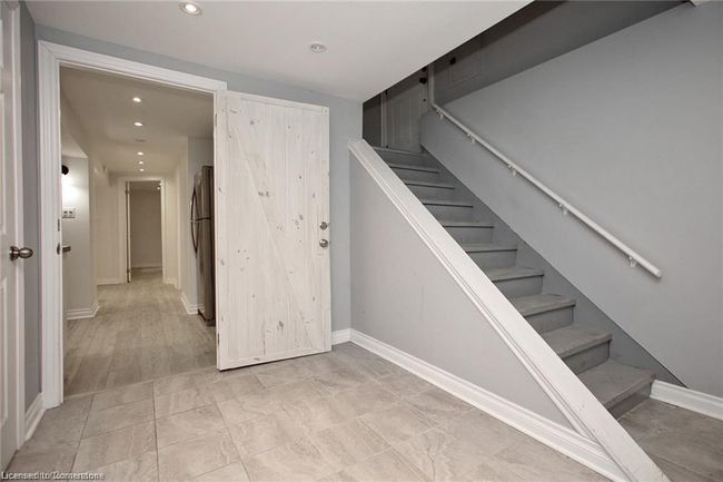 15 First St, House other with 4 bedrooms, 2 bathrooms and 5 parking in Waterdown ON | Image 23