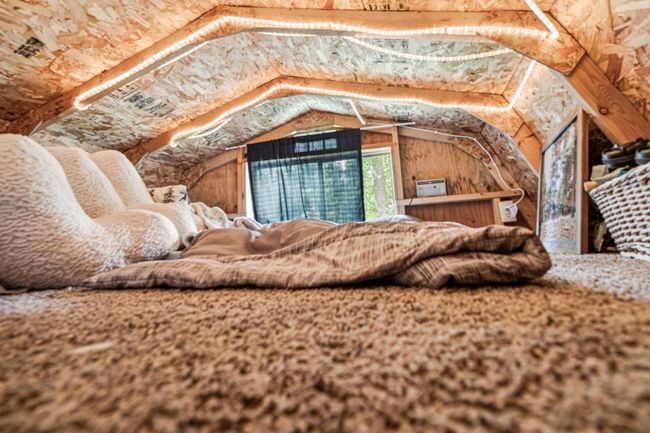 Bunk house. | Image 24