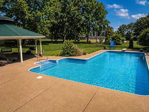 369 Holiday Acres Dr, Springville, TN, 38256-4684 | Card Image