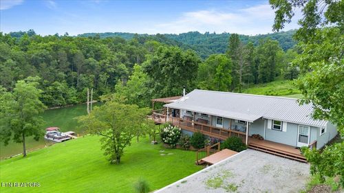 203 Wagon Ln, Speedwell, TN, 37870-8142 | Card Image
