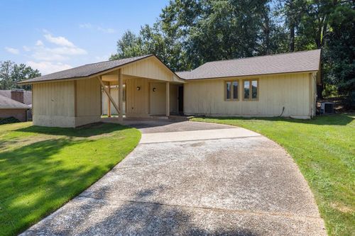 6211 Windsor Dr, Columbus, GA, 31909-3830 | Card Image