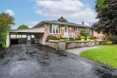 30 Ferguson Ave, House other with 3 bedrooms, 2 bathrooms and 6 parking in Whitby ON | Image 2