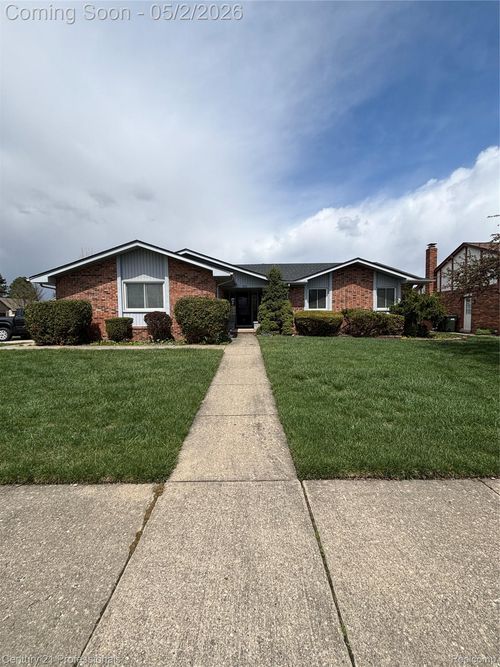 3715 Porter Dr, Sterling Heights, MI, 48310-6964 | Card Image