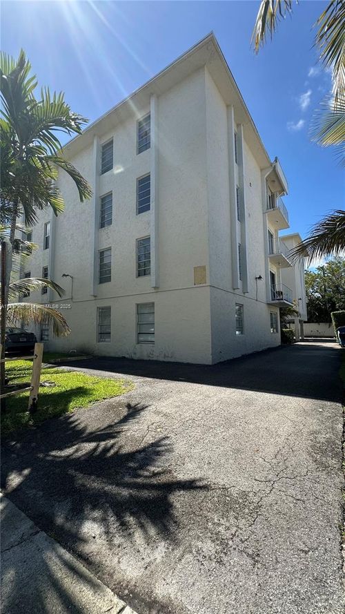 apt-102-2138 Sw 6th St, Miami, FL, 33135-3248 | Card Image