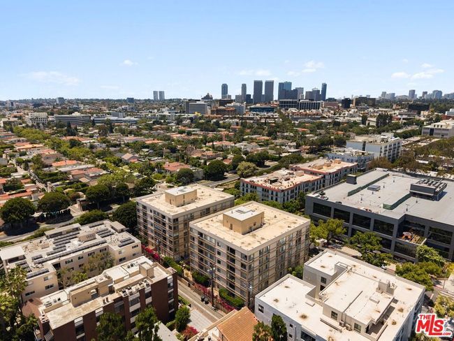 UNIT-406 - 318 N Maple Dr, Condo with 2 bedrooms, 3 bathrooms and 2 parking in Beverly Hills CA | Image 49